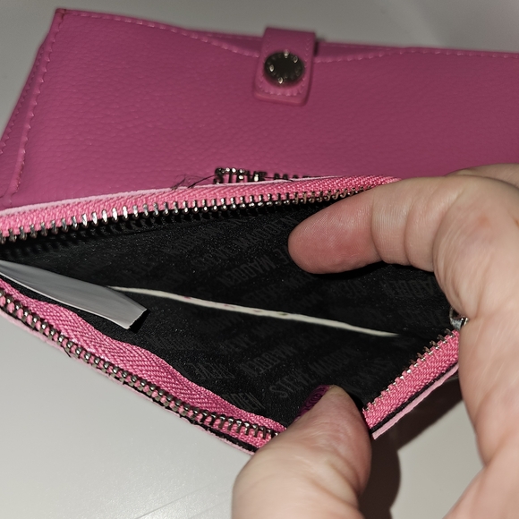 Steve Madden Pink Zip Around Wallet With Pouch In Snap Closure. - Picture 5 of 7